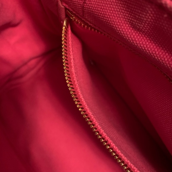 Prada Canapa - Picture 6 of 8